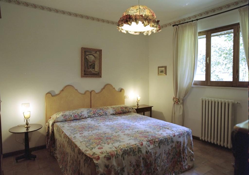 Podere Oliveta Поджибонси Екстериор снимка